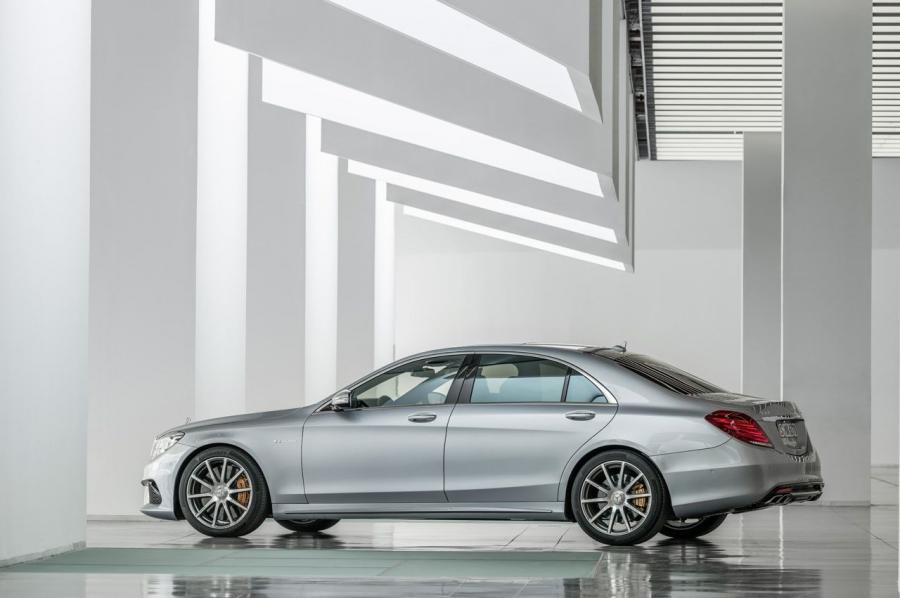  Mercedes-Benz S63 AMG 2014 года  (фото 19 из 125)